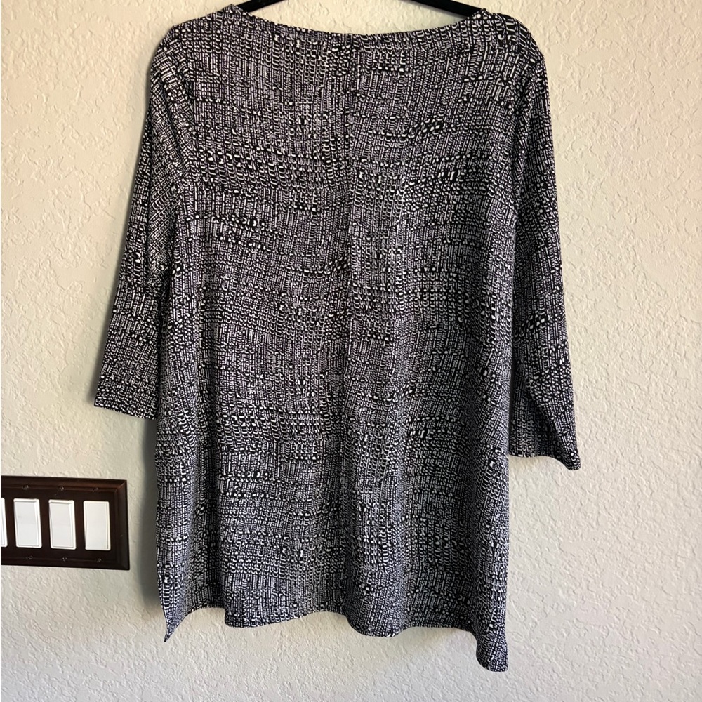 Black and White Patterned Tunic